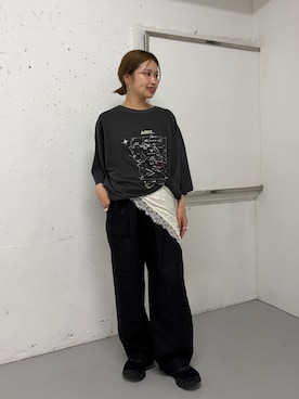 「KBF（ケイビーエフ）のオーバーサイズプリントTEE（Tシャツ/カットソー、グレー系）」を使った、emariさん（レディース・152cm）の夏コーディネート