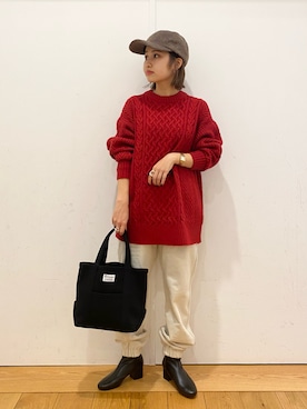 「赤ニット」｜「アイテム（スウェットパンツ）」を使った、emariさん（レディース・152cm）の冬コーディネート