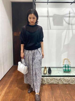 コットンシルクシアーニットプルオーバーを使った人気ファッション