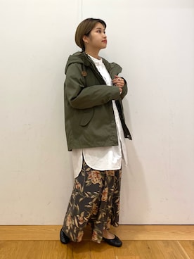 「URBAN RESEARCH DOORS（アーバンリサーチドアーズ）のレーヨン大花柄スカート（スカート）」を使った、emariさん（レディース・152cm）の秋コーディネート