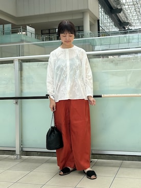 「かぐれ（カグレ）のコットンエンブロイダリーAラインシャツ（シャツ/ブラウス、ホワイト系）」を使った、かみやまさん（レディース・160cm）の夏コーディネート