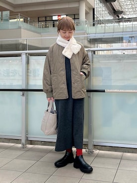「アイテム（マフラー）」を使った、かみやまさん（レディース・160cm）の秋コーディネート