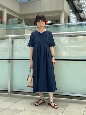 「URBAN RESEARCH DOORS（アーバンリサーチドアーズ）のウエストタックワンピース（ワンピース、ブルー系）」を使った、かみやまさん（レディース・160cm）の夏コーディネート