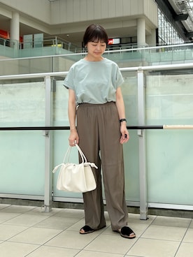 「URBAN RESEARCH DOORS（アーバンリサーチドアーズ）のドライタッチリラックスパンツ（その他パンツ、ブラウン系）」を使った、かみやまさん（レディース・160cm）の夏コーディネート