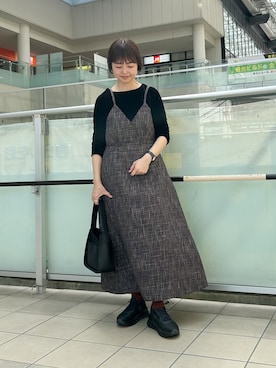 「URBAN RESEARCH DOORS（アーバンリサーチドアーズ）のシアーベロアプルオーバー（Tシャツ/カットソー、ブラック系）」を使った、かみやまさん（レディース・160cm）の夏コーディネート
