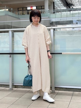 「アイテム（サロペット/オーバーオール、グレー系）」を使った、かみやまさん（レディース・160cm）の秋コーディネート