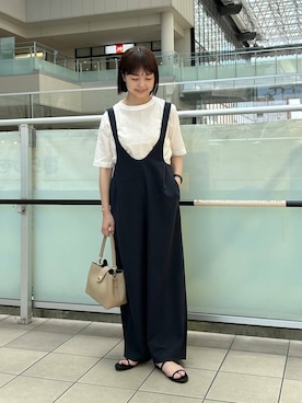 「アイテム（サロペット/オーバーオール、ブルー系）」を使った、かみやまさん（レディース・160cm）の夏コーディネート