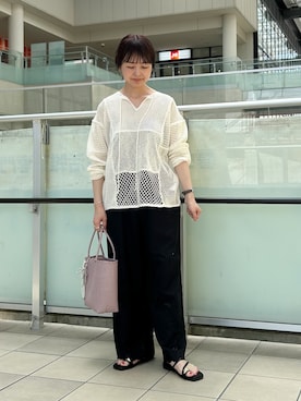 「URBAN RESEARCH DOORS（アーバンリサーチドアーズ）のエンブロイダリーレースイージーパンツ（その他パンツ、ブラック系）」を使った、かみやまさん（レディース・160cm）の春コーディネート