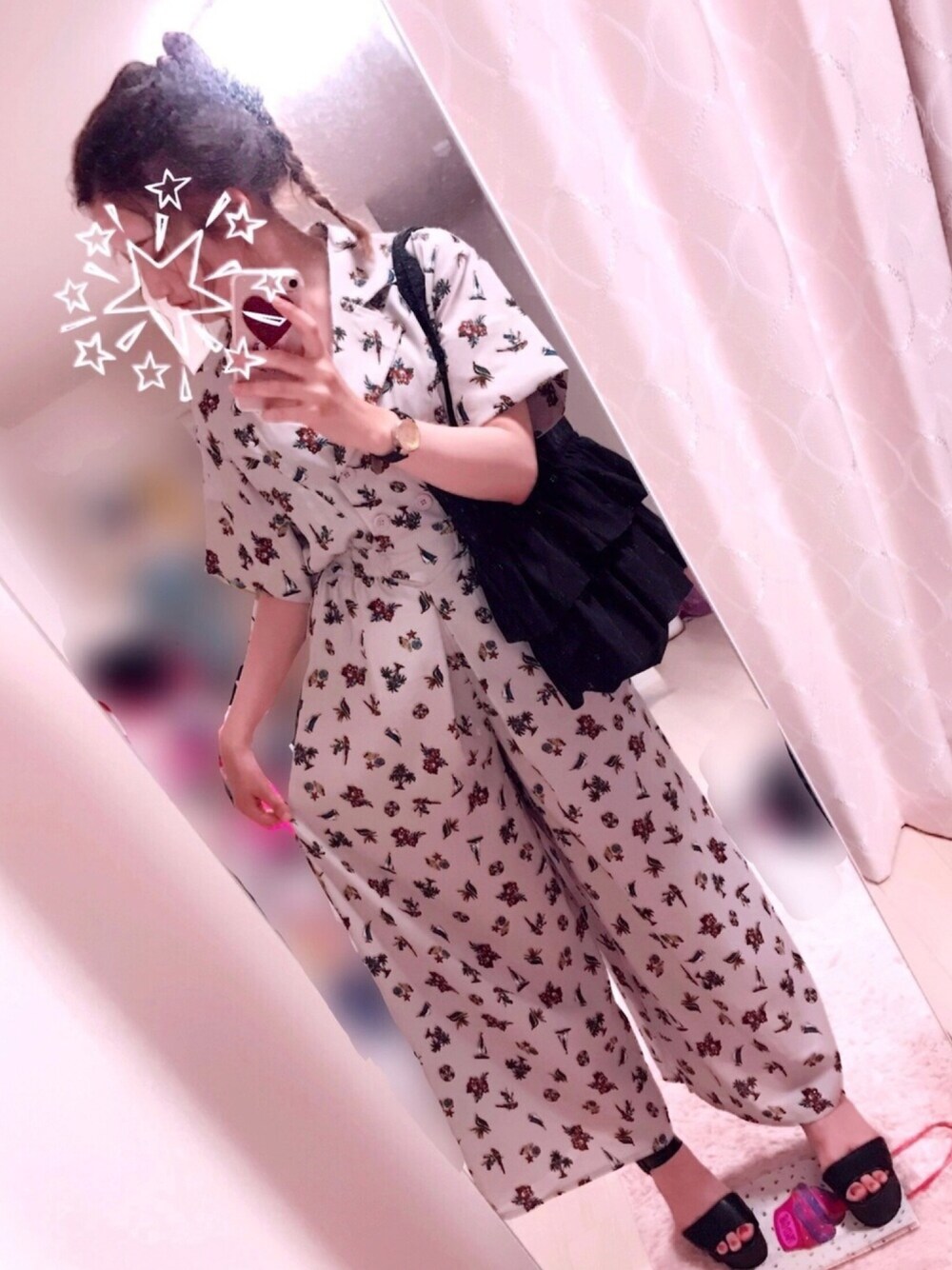 「夏、LOWRYS FARM、つなぎ、サンダル、ポニーテール、ジャンプスーツ、みつあみ、ローリーズファーム(LOWRYS FARM)、イーハイフンワールドギャラリー(E hyphen world gallery)」｜「LOWRYS FARMのヘンケイカタチバンス　734394 （バレッタ/ヘアクリップ、ピンク系）」を使った、keiko*ﾟさん（レディース・162cm）の春コーディネートの1枚目の写真