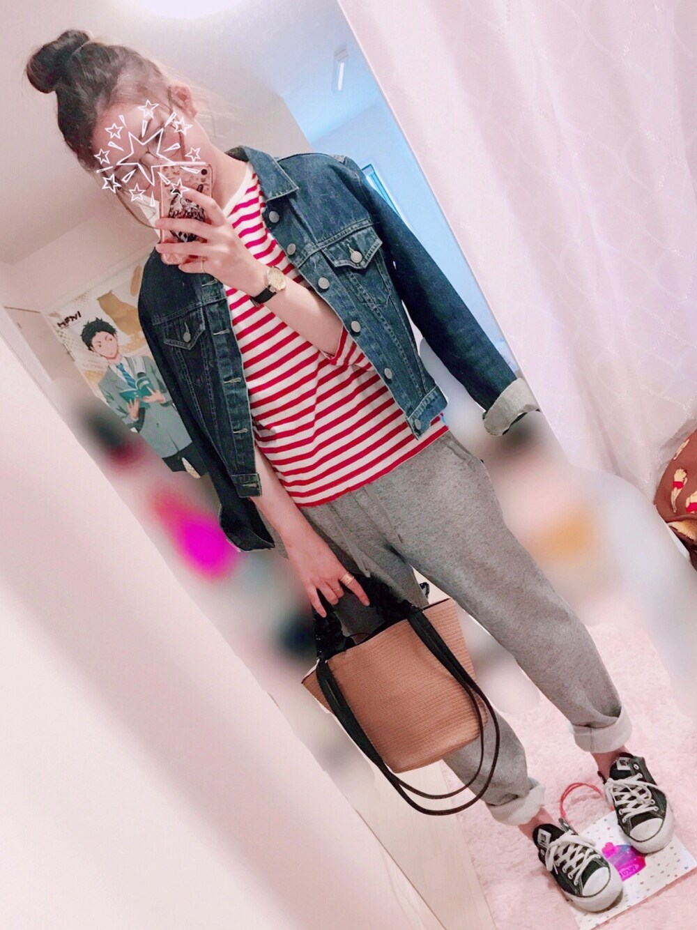 「デニム、コンバース、カジュアル、ボーダー、赤、ユニクロ、スウエット、ラフ、かごバッグ、ikka」｜「UNIQLOのアイテム（デニムジャケット、ブルー系）」を使った、keiko*ﾟさん（レディース・162cm）の春コーディネートの1枚目の写真