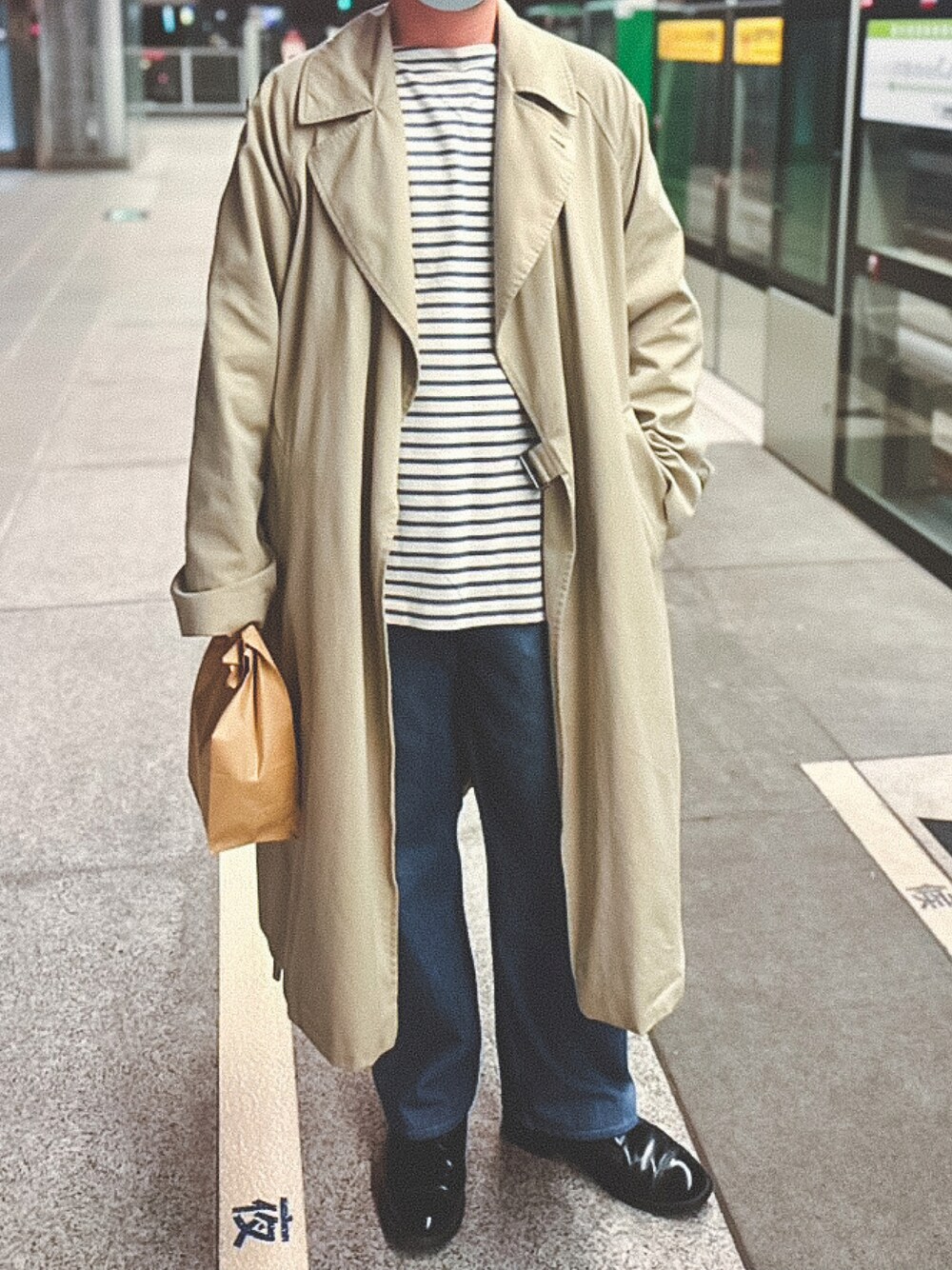 「COMOLI、AURALEE、sanders、冬のコーデ、今日のコーデ、秋冬コーデ、ootd、daily look」｜「COMOLIのアイテム（トップス、ブルー系）」を使った、SyueChenさん（メンズ・167cm）の冬コーディネートの1枚目の写真