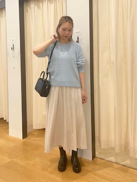 「アイテム（バレッタ/ヘアクリップ）」を使った、な つ みさん（レディース・172cm）の秋コーディネート