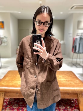 「URBAN RESEARCH（アーバンリサーチ）のYLEVE　LINEN POPLIN JACKET（テーラードジャケット、ブラウン系）」を使った、OHBUCHI TAKUYAさん（メンズ・170cm）の春コーディネート