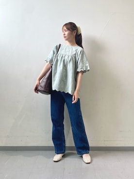 「URBAN RESEARCH DOORS（アーバンリサーチドアーズ）のアイレットレース2wayブラウス｜体型カバー/刺繍/軽量/清涼感/甘め/大人カジュアル（シャツ/ブラウス、グリーン系）」を使った、nagomiさん（レディース・155cm）の夏コーディネート