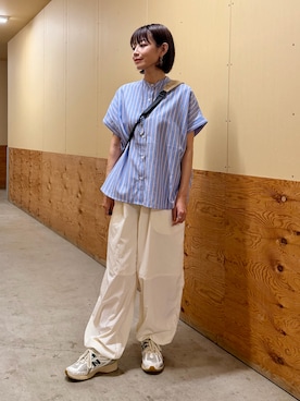 「ITEMS URBANRESEARCH（アイテムズ アーバンリサーチ）のナイロンカーゴパンツ（その他パンツ、ホワイト系）」を使った、emi0617さん（レディース・163cm）の夏コーディネート