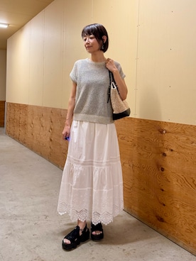 「ITEMS URBANRESEARCH（アイテムズ アーバンリサーチ）のメッシュニットベスト（ベスト、ホワイト系）」を使った、emi0617さん（レディース・163cm）の夏コーディネート