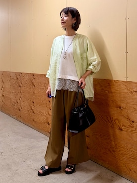 「ITEMS URBANRESEARCH（アイテムズ アーバンリサーチ）のドットボタンシアーシャツ（シャツ/ブラウス、グリーン系）」を使った、emi0617さん（レディース・163cm）の夏コーディネート