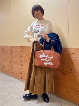 「ITEMS URBANRESEARCH（アイテムズ アーバンリサーチ）のウエストギャザースカート（スカート）」を使った、emi0617さん（レディース・163cm）の秋コーディネート