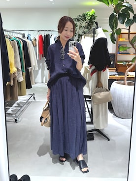 「LOUNGEDRESS（ラウンジドレス）のリネンバックタイシャツ（シャツ/ブラウス、ブルー系）」を使った、みーこさん（レディース・162cm）の春コーディネート