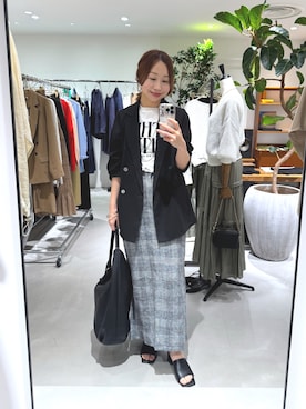 「LOUNGEDRESS（ラウンジドレス）のリネンライクシアージャケット（テーラードジャケット、ブラック系）」を使った、みーこさん（レディース・162cm）の春コーディネート