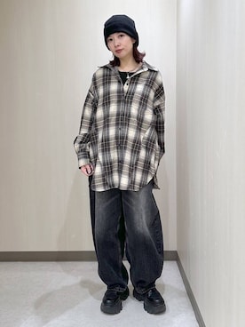 「PBLIM（ページボーイリム）の《UNISEX》スラブブリーチデニム（デニムパンツ）」を使った、まいてぃさん（レディース・158cm）の秋コーディネート