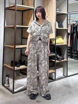 「PAGEBOY（ページボーイ）のプラットチャンキースニーカー（スニーカー、ブラック系）」を使った、まいてぃさん（レディース・158cm）の春コーディネート