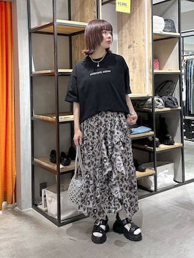 「PAGEBOY（ページボーイ）のジグフリティアードスカート（スカート、ブラック系）」を使った、まいてぃさん（レディース・158cm）の春コーディネート