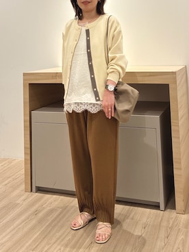 「Jena espace merveilleux（ジェナ　エスパスメルヴェイユ）のアイテム（カーディガン/ボレロ、ホワイト系）」を使った、tanuki0425さん（レディース・154cm）の秋コーディネート