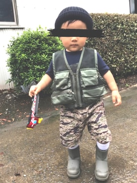 「アイテム（レインシューズ、グリーン系）」を使った、jpdtadさん（キッズ・90cm）の秋コーディネート