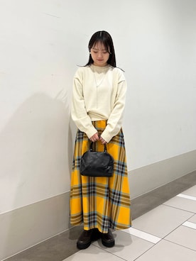 「冬の差し色コーデ」｜「アイテム（バッグ）」を使った、rikoさん（レディース・154cm）の冬コーディネート