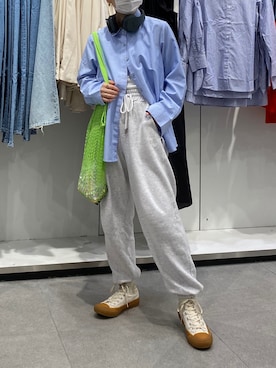 「FEKETE（フェケテ）のアイテム（スウェットパンツ）」を使った、KAOさん（レディース・154cm）の秋コーディネート
