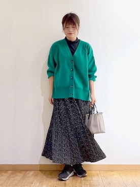 「アイテム（カーディガン/ボレロ）」を使った、かのさん（レディース・157cm）の秋コーディネート