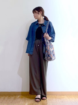 「SHOO・LA・RUE（シューラルー）の【セットアップ可/S-LL】ライトオンスデニム 5分袖シャツ（シャツ/ブラウス、ブルー系）」を使った、かのさん（レディース・157cm）の夏コーディネート