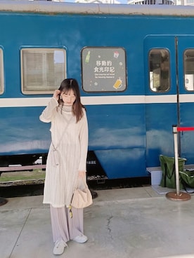 「woo planetのアイテム（ジャンパースカート、ホワイト系）」を使った、yenさん（レディース・156cm）の冬コーディネート