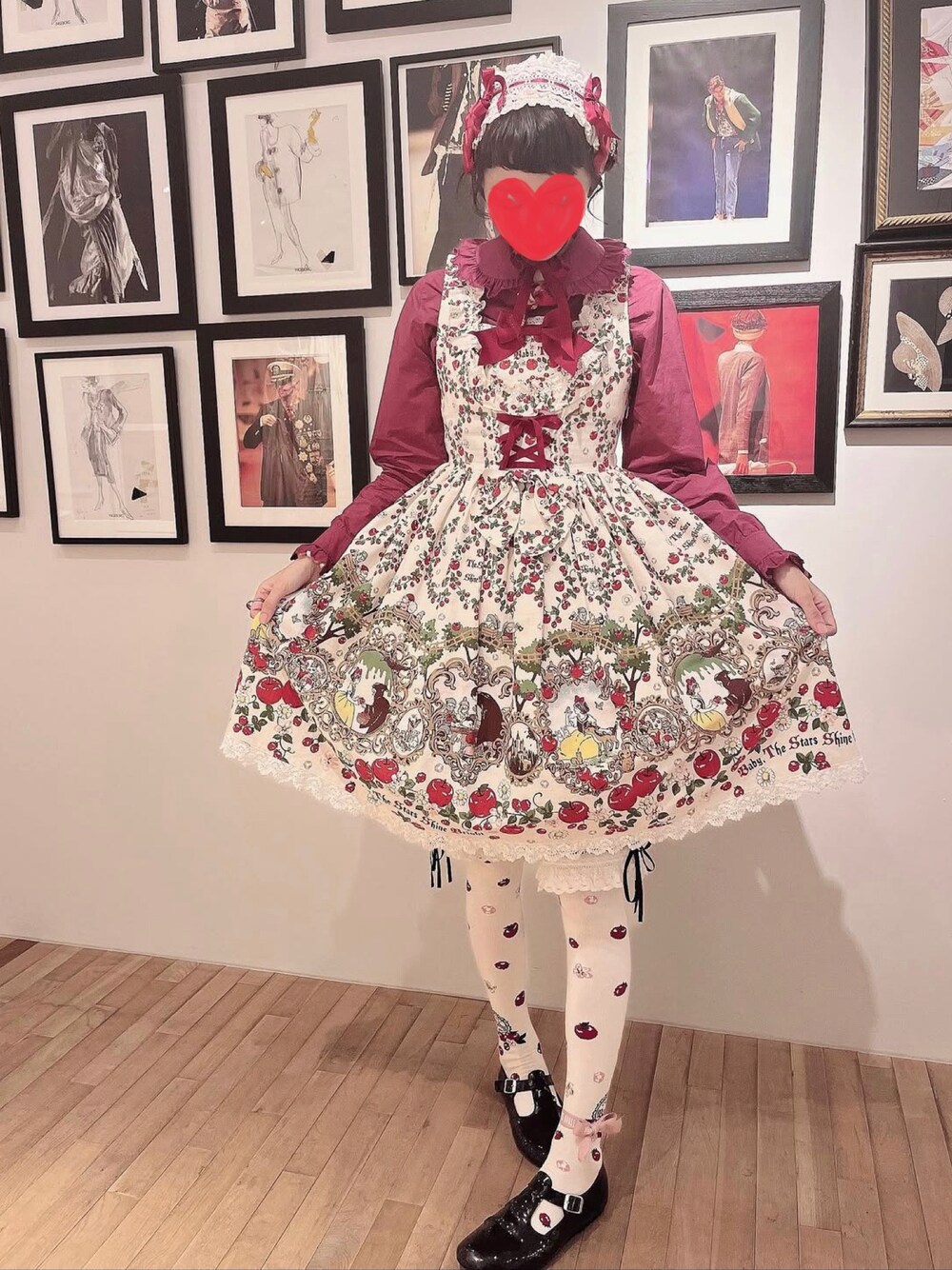 「ロリータ、ロリータファッション、白雪姫、ブラウス、ガーリーコーデ」｜「BABY,THE STARS SHINE BRIGHTのアイテム（ヘアアクセサリー、その他）」を使った、月光さん（レディース・163cm）の冬コーディネートの1枚目の写真