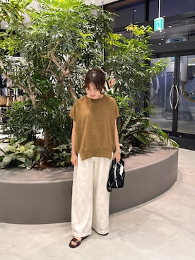 「URBAN RESEARCH DOORS（アーバンリサーチドアーズ）の『洗濯可/UVカット』『UR TECH』Aircareフレンチニットプルオーバー（その他トップス、ブラウン系）」を使った、ikuraさん（レディース・157cm）の夏コーディネート