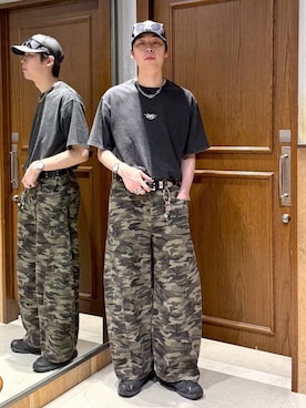 「RAGEBLUE（レイジブルー）のVintage ３D Curve Barrel Denim Pants/ヴィンテージ加工/3Dカーブバレルデニムパンツ（デニムパンツ、グリーン系）」を使った、manamu さん（メンズ・186cm）の春コーディネート