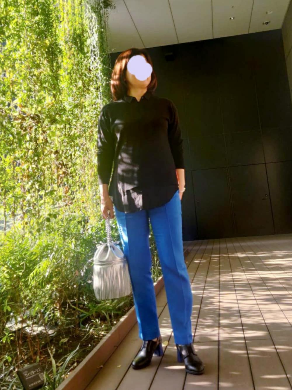 「オトナ女子、高身長コーデ、ショッピング、誕生日プレゼント、銀座、おしゃれさんと繋がりたい、カラーパンツ、モノトーンコーデ、秋冬コーデ、パンツコーデ、キレイめ、シンプルコーデ」｜「JOSEPHのアイテム（ニット/セーター、ブラック系）」を使った、yukanjpwさん（レディース・166cm）の秋コーディネートの1枚目の写真
