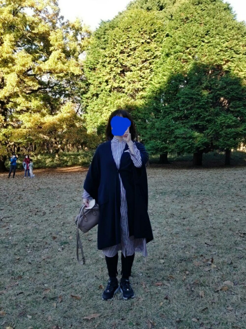 「秋のコーデ、おしゃれさんと繋がりたい、あったかコーデ、ラクチンコーデ、オトナカジュアル、ビッグシルエット、ゆったりコーデ、大人カジュアル、大人コーデ、高身長女子、ワンピース、ポンチョ、カシミア」｜「TICCAのアイテム（シャツワンピース、パープル系）」を使った、yukanjpwさん（レディース・166cm）の秋コーディネートの1枚目の写真
