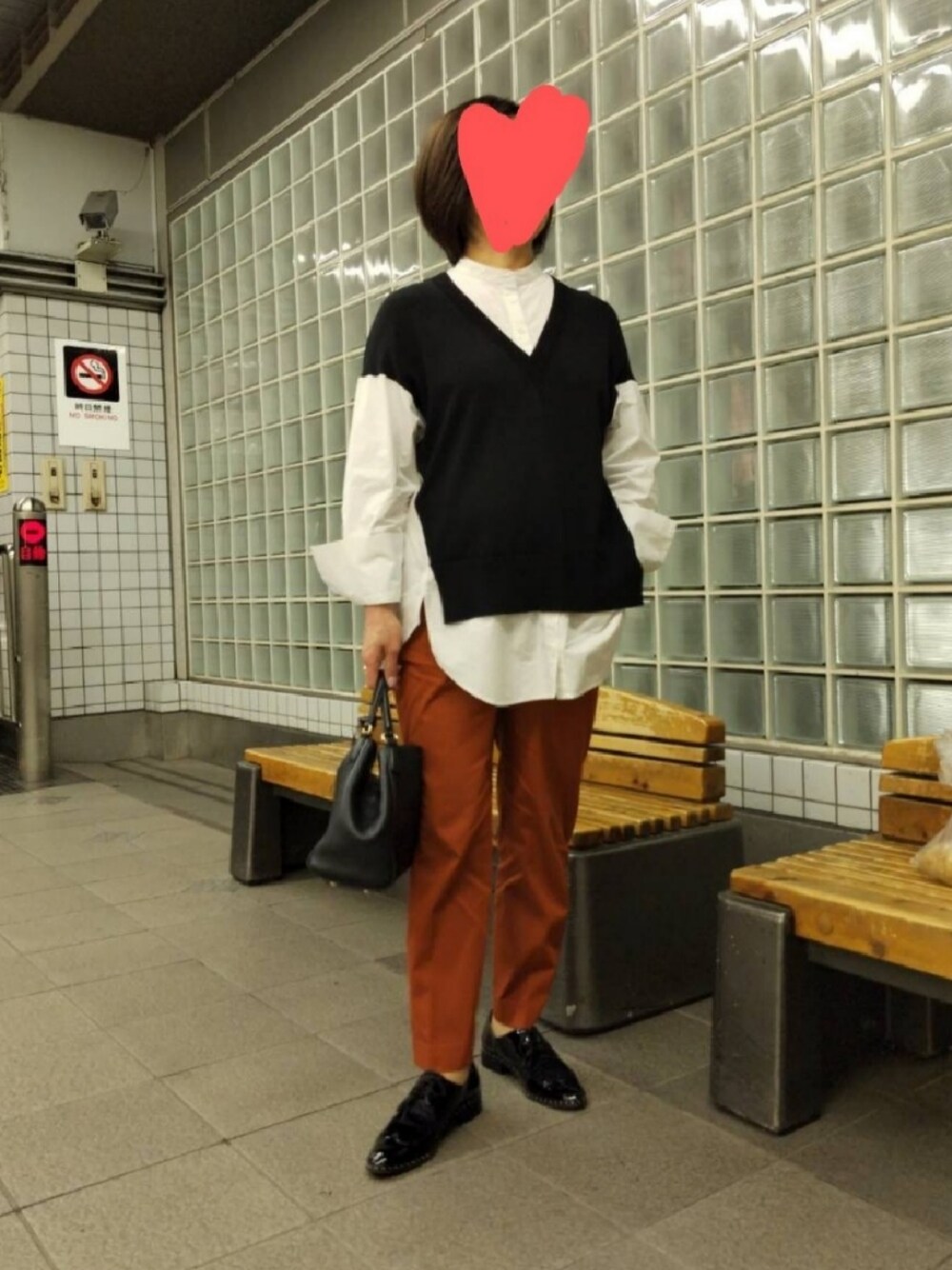 「休日コーデ、大人カジュアル、おしゃれさんと繋がりたい、シャツ×ニット、シャツスタイル、秋服準備はじめました、オトナ女子、高身長コーデ、オトナカワイイ、ラフ、おとなコーデ、オトナキレイめ、大人女子、大人コーデ、シャツ」｜「JOSEPHのアイテム（シャツ/ブラウス、ブラック系）」を使った、yukanjpwさん（レディース・166cm）の秋コーディネートの1枚目の写真