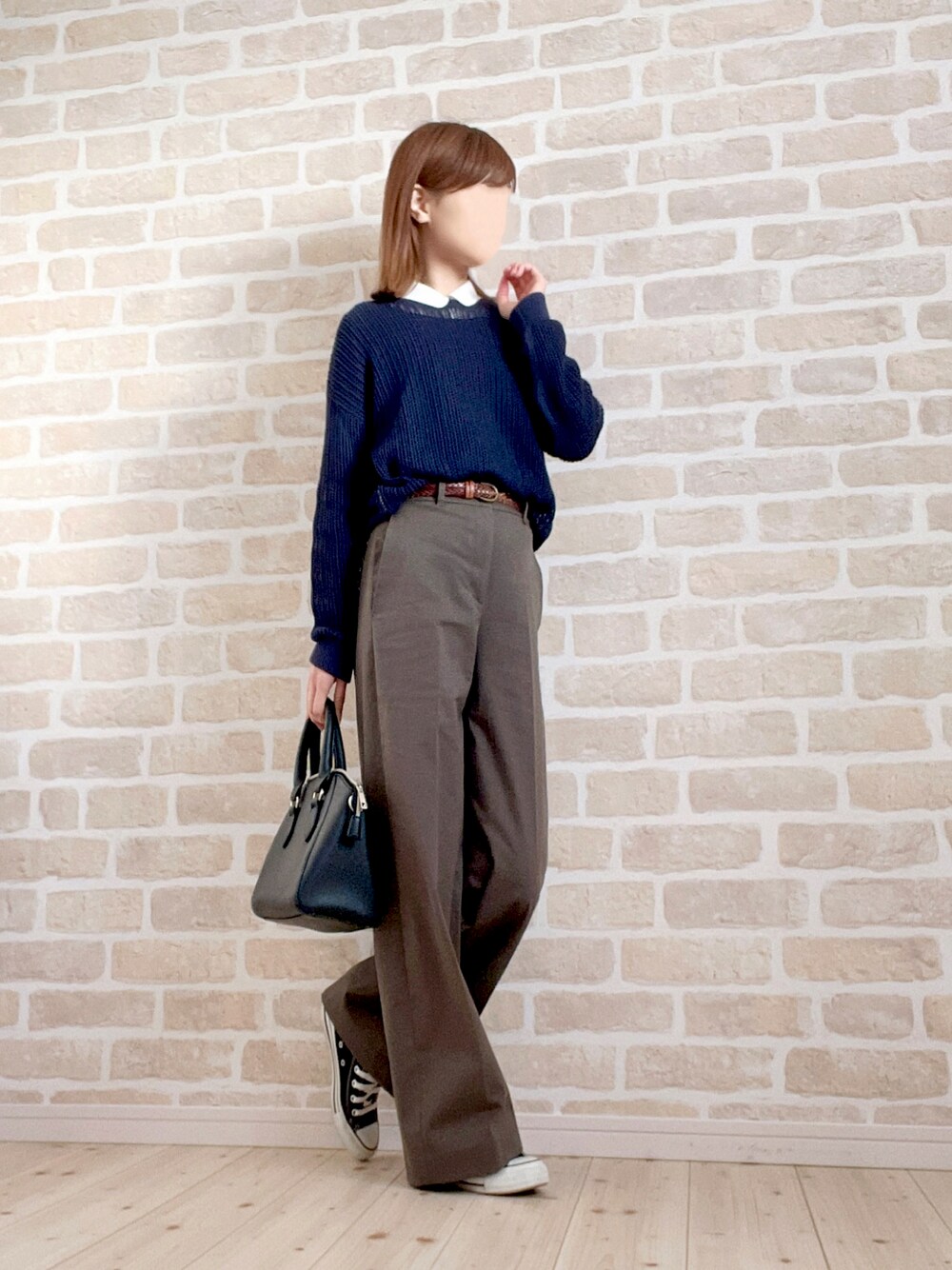 「きれいめカジュアル、レイヤードスタイル、お出かけコーデ、休日スタイル、ワイドパンツ、チノパン、ニット、UNIQLO、シンプルコーデ、プチプラ、低身長コーデ、秋コーデ」｜「UNIQLOのアイテム（シャツ/ブラウス、ホワイト系）」を使った、asu＊さん（レディース・155cm）の秋コーディネートの1枚目の写真