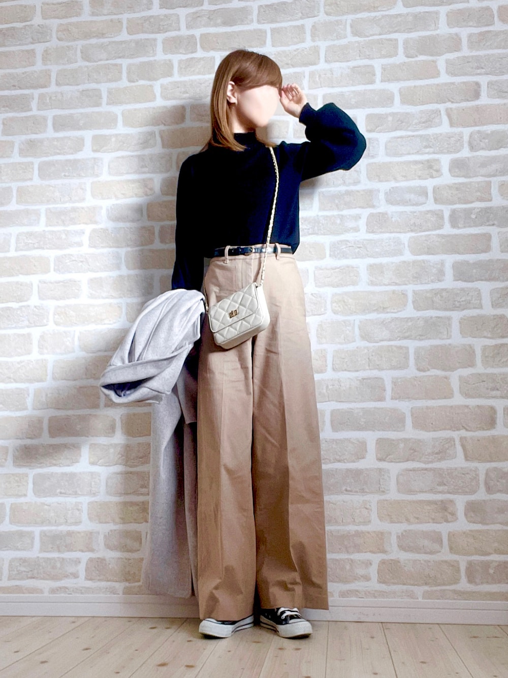 「きれいめカジュアル、ロングコート、お出かけコーデ、休日スタイル、ワイドパンツ、シンプルコーデ、モノトーン、GRL、UNIQLO、プチプラ、低身長コーデ」｜「GRLのアイテム（チェスターコート、ベージュ系）」を使った、asu＊さん（レディース・155cm）の冬コーディネートの1枚目の写真