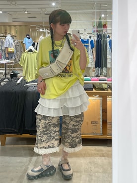「CIAOPANIC（チャオパニック）のピグメントバンドTEE（Tシャツ/カットソー、ゴールド系）」を使った、こめちゃんさん（レディース・160cm）の夏コーディネート