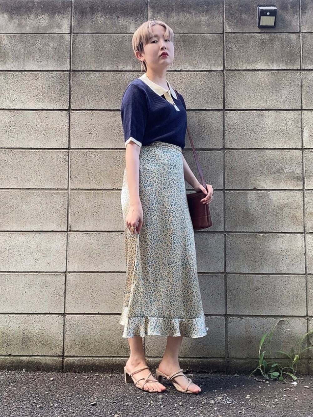 ポロシャツを使った「花柄スカート」の人気ファッションコーディネート