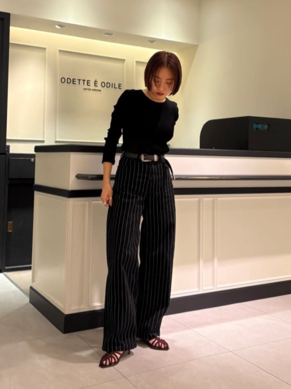 「Sandals styling、トレンド、リラックススタイル、春服、シアートップス、旅行、united arrows、Odette e Odile、春コーデ、気温25度から29度、気温20度から24度」｜「ODETTE E ODILEのミックスライン サンダル45↑（サンダル、レッド系）」を使った、森田　オデット エ オディール スタッフさん（レディース・154cm）の春コーディネートの1枚目の写真