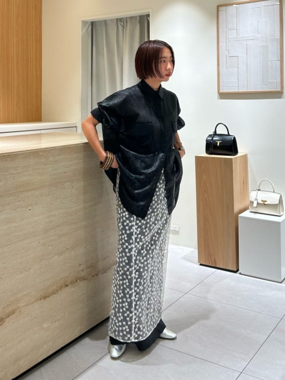 「Boots styling、モード、Odette e Odile」｜「ODETTE E ODILEのセンターシームソフト ショートブーツ20↑（ブーツ、シルバー系）」を使った、森田　オデット エ オディール スタッフさん（レディース・154cm）の夏コーディネートの1枚目の写真