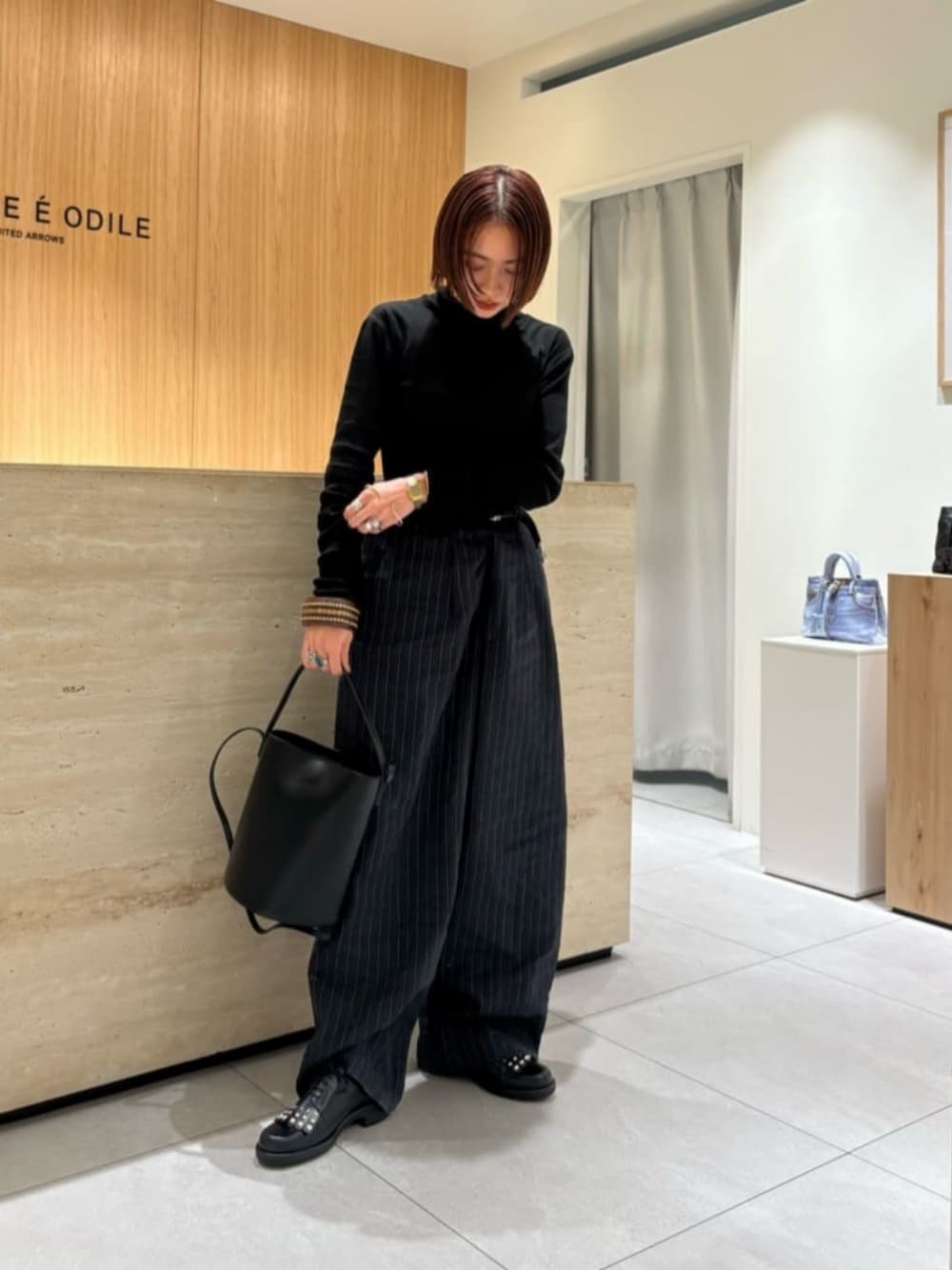 「ベーシック/トラッド、Flat shoes styling、モード、UAHOLIDAYS、冬服、冬コーデ、ODETTE E ODILE」｜「ODETTE E ODILEのスタッズキルトレースアップ フラット35↑（ドレスシューズ、ブラック系）」を使った、森田　オデット エ オディール スタッフさん（レディース・154cm）の冬コーディネートの1枚目の写真