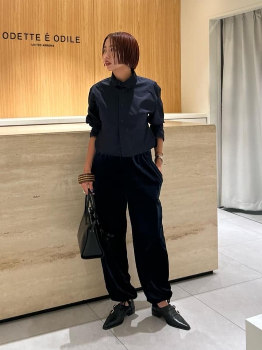 「Flat shoes styling、モード、秋服、秋コーデ、Odette e Odile」｜「ODETTE E ODILEのタンレスダブルベルト フラット30↑（ドレスシューズ、ブラック系）」を使った、森田　オデット エ オディール スタッフさん（レディース・154cm）の秋コーディネートの1枚目の写真