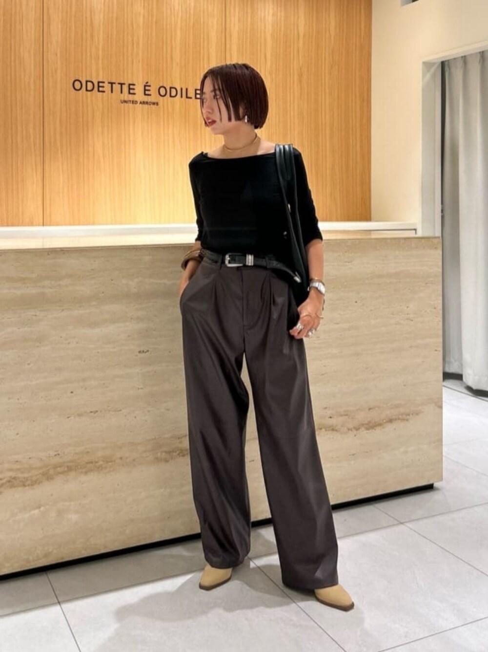 「Pumps styling、トレンド、秋服、秋コーデ、ODETTE E ODILE」｜「ODETTE E ODILEのウェスタンライクミュール パンプス50↑（パンプス、ベージュ系）」を使った、森田　オデット エ オディール スタッフさん（レディース・154cm）の秋コーディネートの1枚目の写真