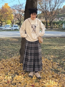 「アイテム（スリッポン）」を使った、ちょこびさん（レディース・154cm）の秋コーディネート